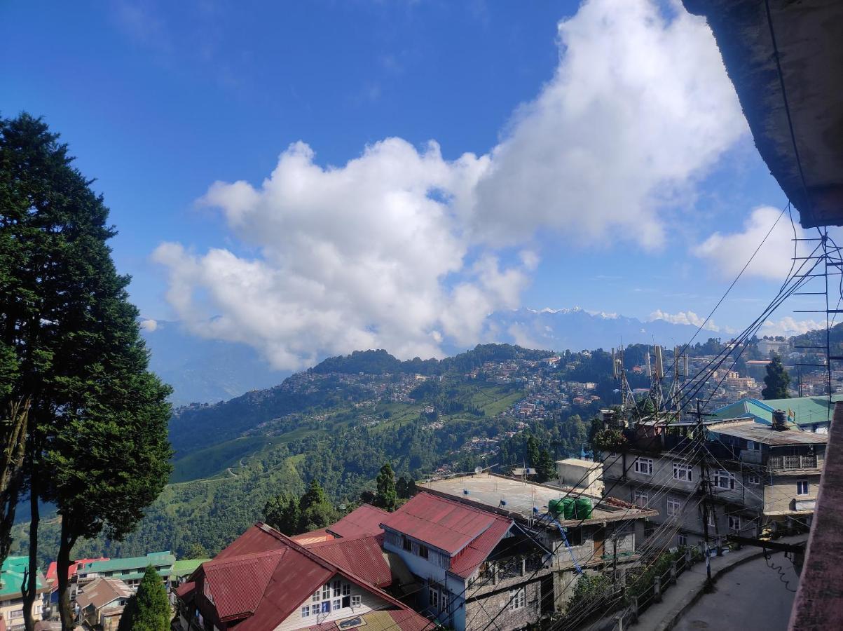 Wind Home Darjeeling- Budget Hotel Near Mall Дарджилінг Екстер'єр фото