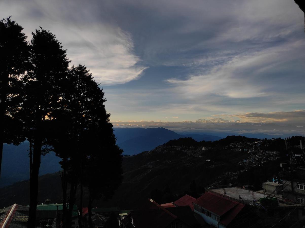 Wind Home Darjeeling- Budget Hotel Near Mall Дарджилінг Екстер'єр фото