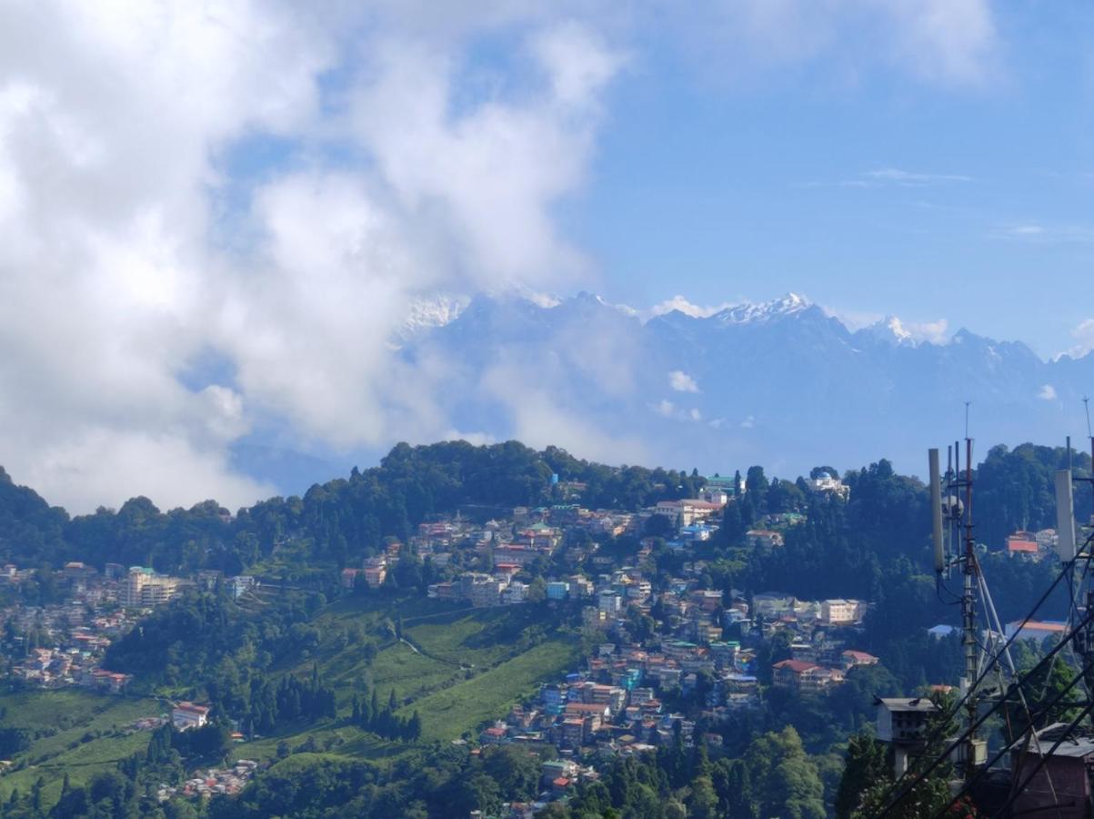 Wind Home Darjeeling- Budget Hotel Near Mall Дарджилінг Екстер'єр фото