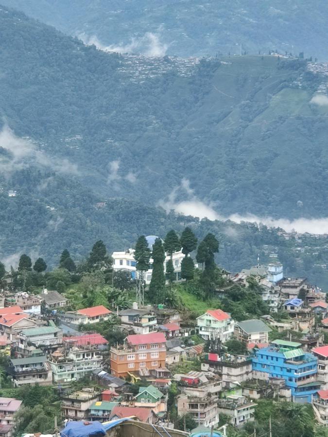 Wind Home Darjeeling- Budget Hotel Near Mall Дарджилінг Екстер'єр фото
