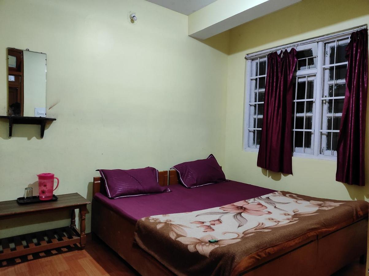 Wind Home Darjeeling- Budget Hotel Near Mall Дарджилінг Екстер'єр фото