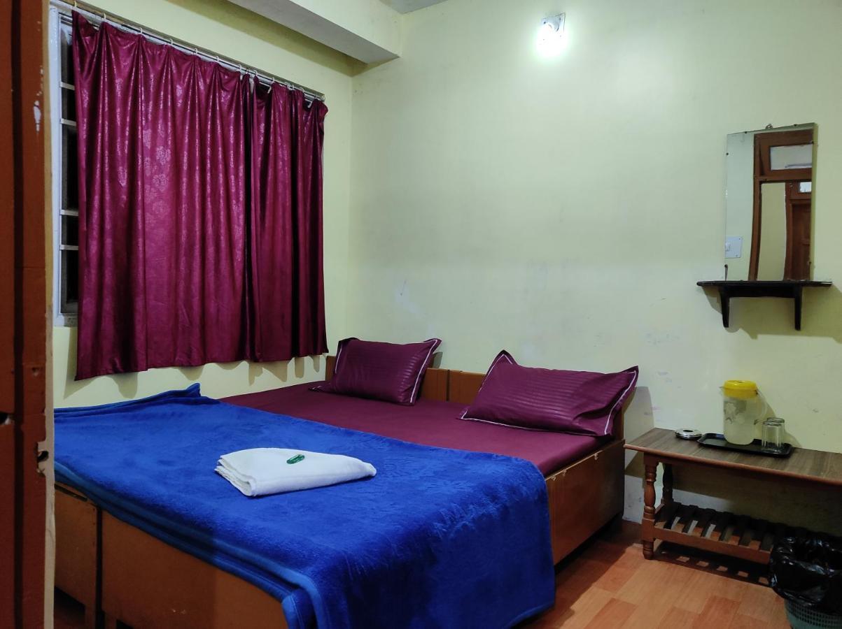 Wind Home Darjeeling- Budget Hotel Near Mall Дарджилінг Екстер'єр фото